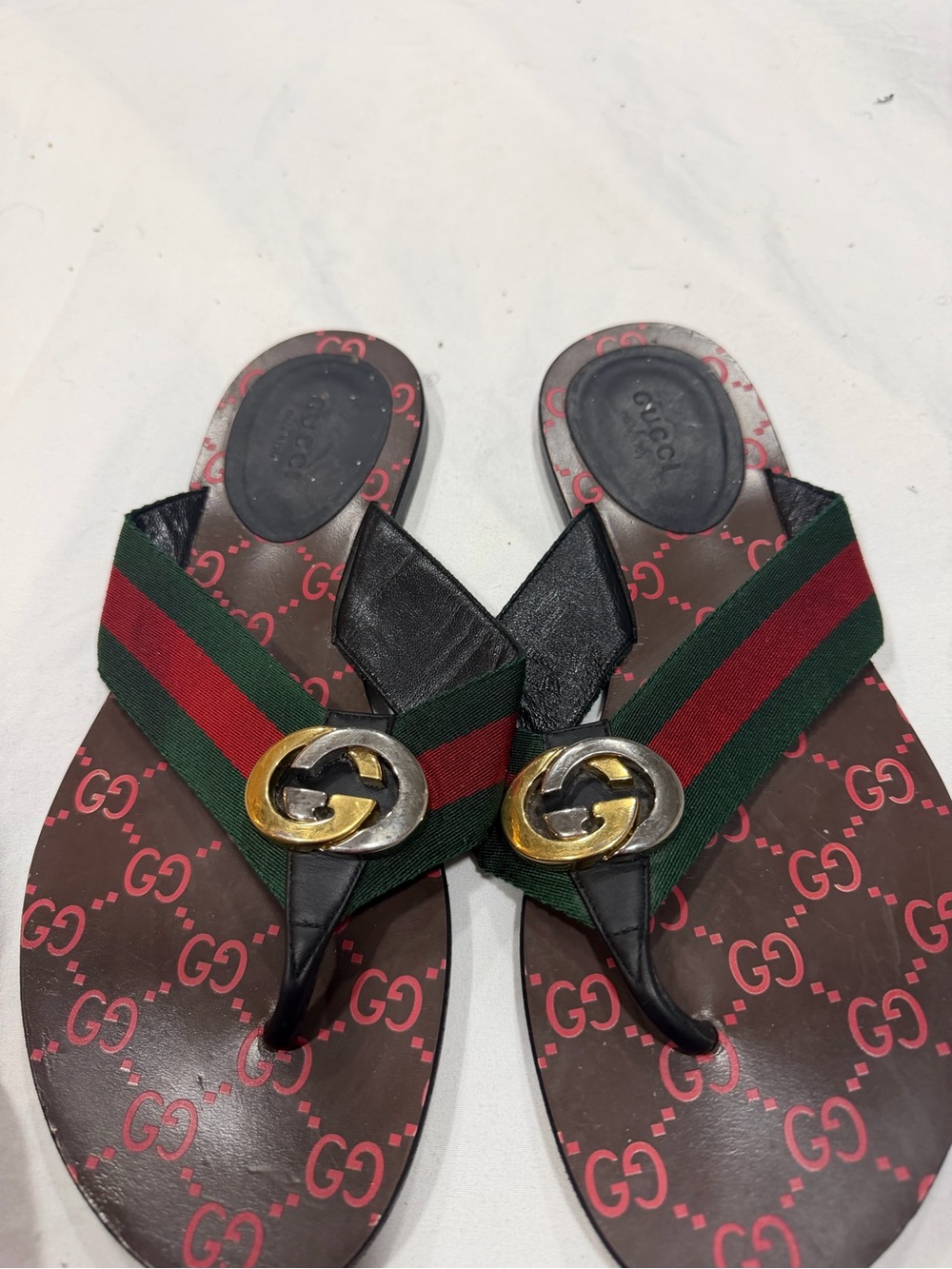 Gucci Brown GG Monogram Thong Sandals with Green and Red Web Stripe - Picture 1 of 5